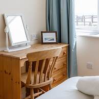 Sunny Seafront Chalet - Sleeps 6