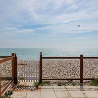 Sunny Seafront Chalet - Sleeps 6