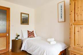 Sunny Seafront Chalet - Sleeps 6