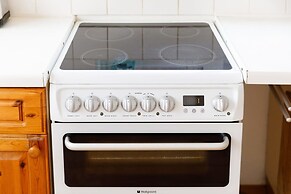 Sunny Seafront Chalet - Sleeps 6