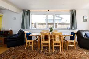 Sunny Seafront Chalet - Sleeps 6