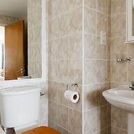 Sunny Seafront Chalet - Sleeps 6