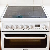 Sunny Seafront Chalet - Sleeps 6