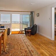 Sunny Seafront Chalet - Sleeps 6