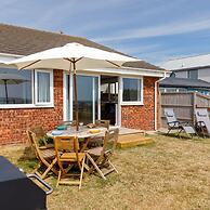 Sunny Seafront Chalet - Sleeps 6