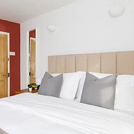 Charming 3bd Townhouse Right in the City Centre