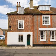 Charming 3bd Townhouse Right in the City Centre