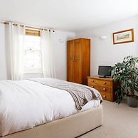 Charming 3bd Townhouse Right in the City Centre