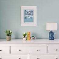 Bright Modern 4 br House 100 Metres From Beach