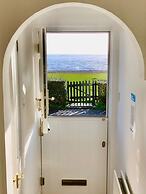 Wonderful Seafront Home - Panoramic Ocean Views