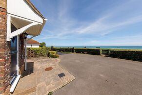 Wonderful Seafront Home - Panoramic Ocean Views