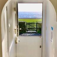 Wonderful Seafront Home - Panoramic Ocean Views