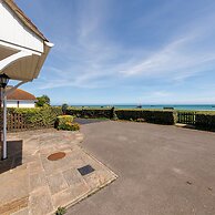 Wonderful Seafront Home - Panoramic Ocean Views