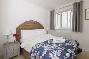 Wonderful Seafront Home - Panoramic Ocean Views