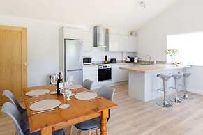 Countryside Bungalow for 4 Close to Beaches