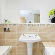 Countryside Bungalow for 4 Close to Beaches