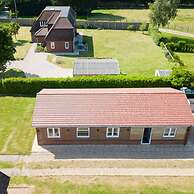 Countryside Bungalow for 4 Close to Beaches