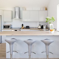 Countryside Bungalow for 4 Close to Beaches