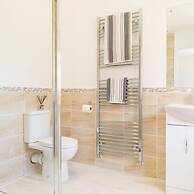 Countryside Bungalow for 4 Close to Beaches