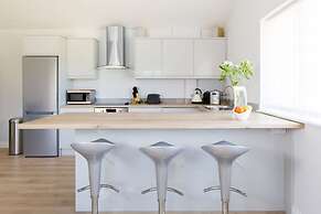 Countryside Bungalow for 4 Close to Beaches