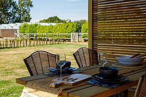 The Showman s Carriage King Bed Close to Beach