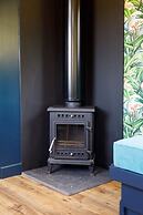 The Showman s Carriage King Bed Close to Beach