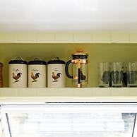 The Showman s Carriage King Bed Close to Beach