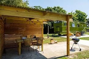 The Showman s Carriage King Bed Close to Beach