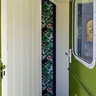 The Showman s Carriage King Bed Close to Beach