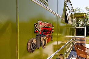 The Showman s Carriage King Bed Close to Beach