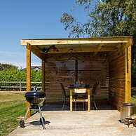 The Showman s Carriage King Bed Close to Beach