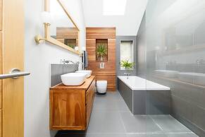 Luxury Cottage Conversion Close to Beaches