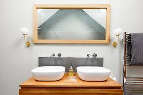 Luxury Cottage Conversion Close to Beaches