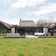 Luxury Cottage Conversion Close to Beaches