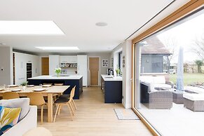 Luxury Cottage Conversion Close to Beaches