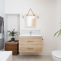 Luxury Cottage Conversion Close to Beaches