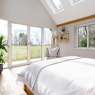 Luxury Cottage Conversion Close to Beaches