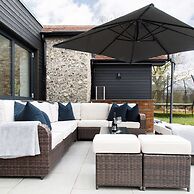 Luxury Cottage Conversion Close to Beaches