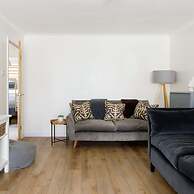 Charming Bolthole 400m to Beach