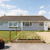 Charming Bolthole 400m to Beach