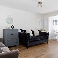 Charming Bolthole 400m to Beach