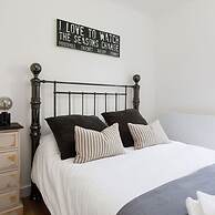 Charming Bolthole 400m to Beach