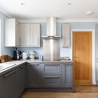 Charming Bolthole 400m to Beach