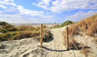 Charming Bolthole 400m to Beach