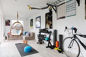 Amazing 5 BR Country Home Pool Gym Yoga Studio