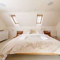 Amazing 5 BR Country Home Pool Gym Yoga Studio