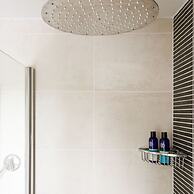 Amazing 5 BR Country Home Pool Gym Yoga Studio