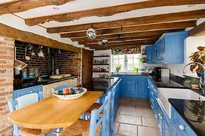 Amazing 5 BR Country Home Pool Gym Yoga Studio