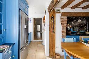 Amazing 5 BR Country Home Pool Gym Yoga Studio