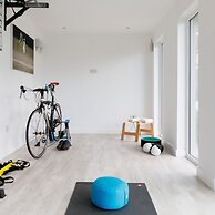 Amazing 5 BR Country Home Pool Gym Yoga Studio